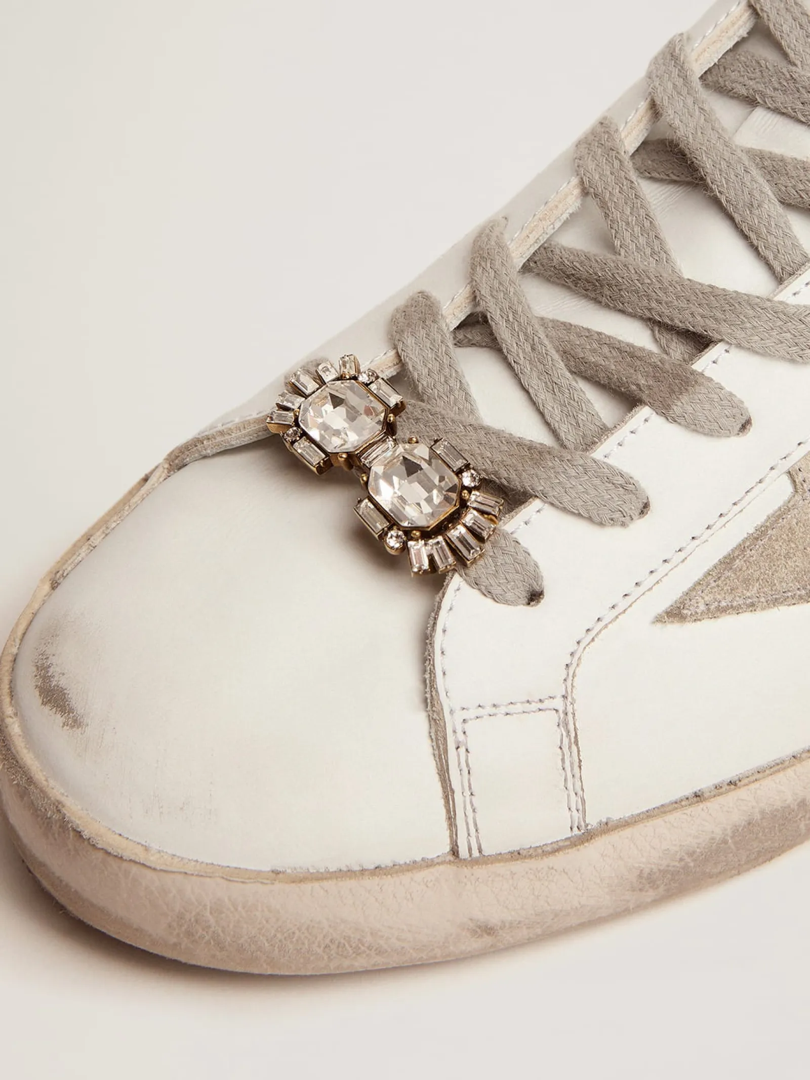 Best Sale Golden Goose Acessório para cadarço cor ouro velho com cristais Família: Déco