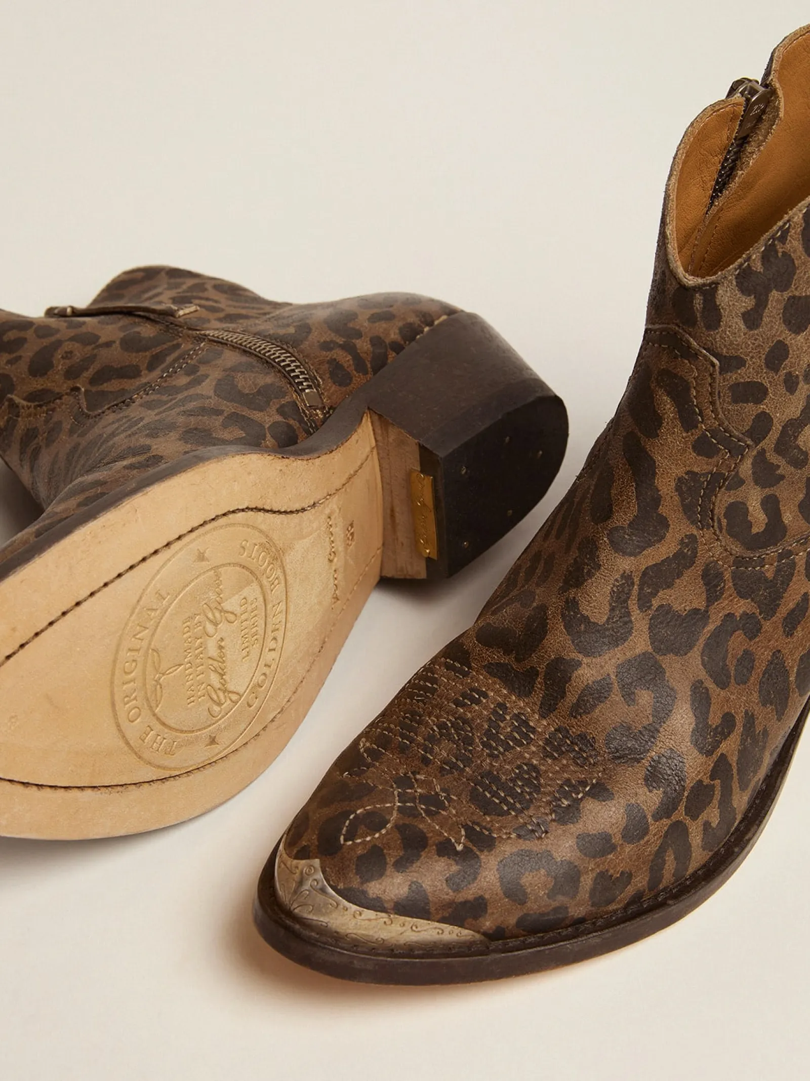 Best Golden Goose Ankle boot feminina de couro com estampa de leopardo Cabedal com estampa de leopardo nos tons de marrom e preto