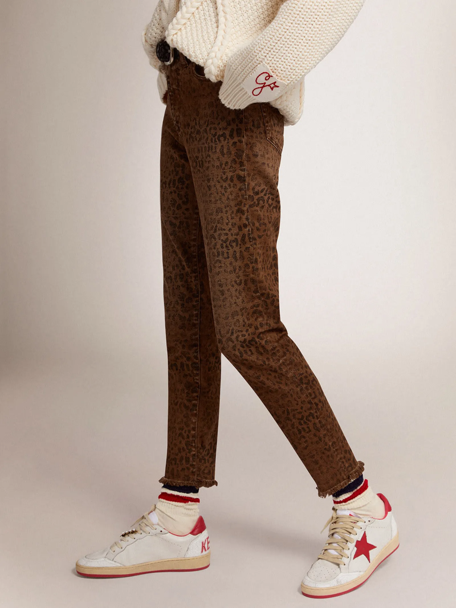 Store Golden Goose Ball Star feminino de couro branco com estrela e talão vermelhos Cabedal: 56% couro de cabra, 34% couro bovino, 8% poliéster, 2% náilon