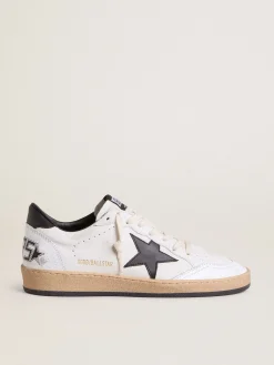 Shop Golden Goose Ball Star feminino de napa com estrela branca e talão preto Cabedal de napa branca