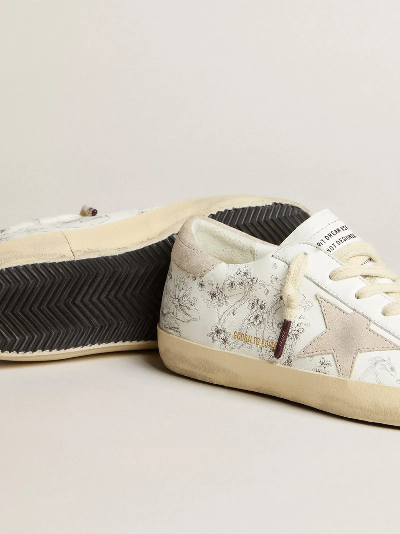 Best Golden Goose Ball Star Feminino LTD CNY de couro branco com frases no cabedal Cabedal de couro branco