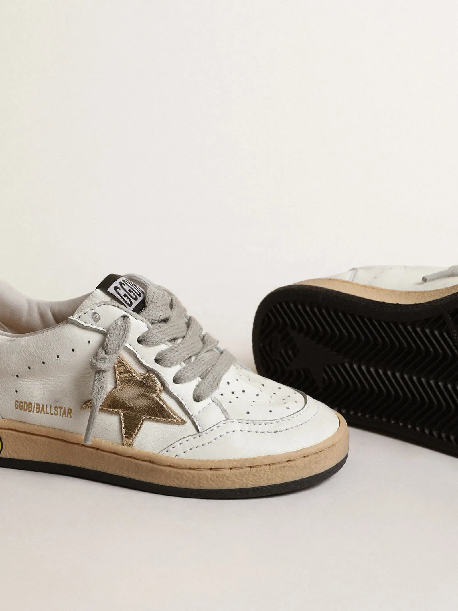 Best Golden Goose Ball Star Junior com estrela e talão de couro metálico dourado Cabedal de napa branca