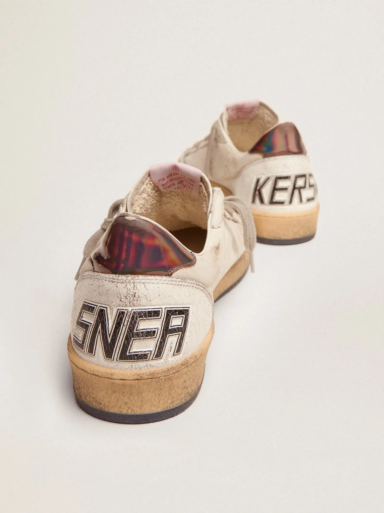 Cheap Golden Goose Ball Star masculino de napa com inserções holográficas e escrita no solado Cor: branco