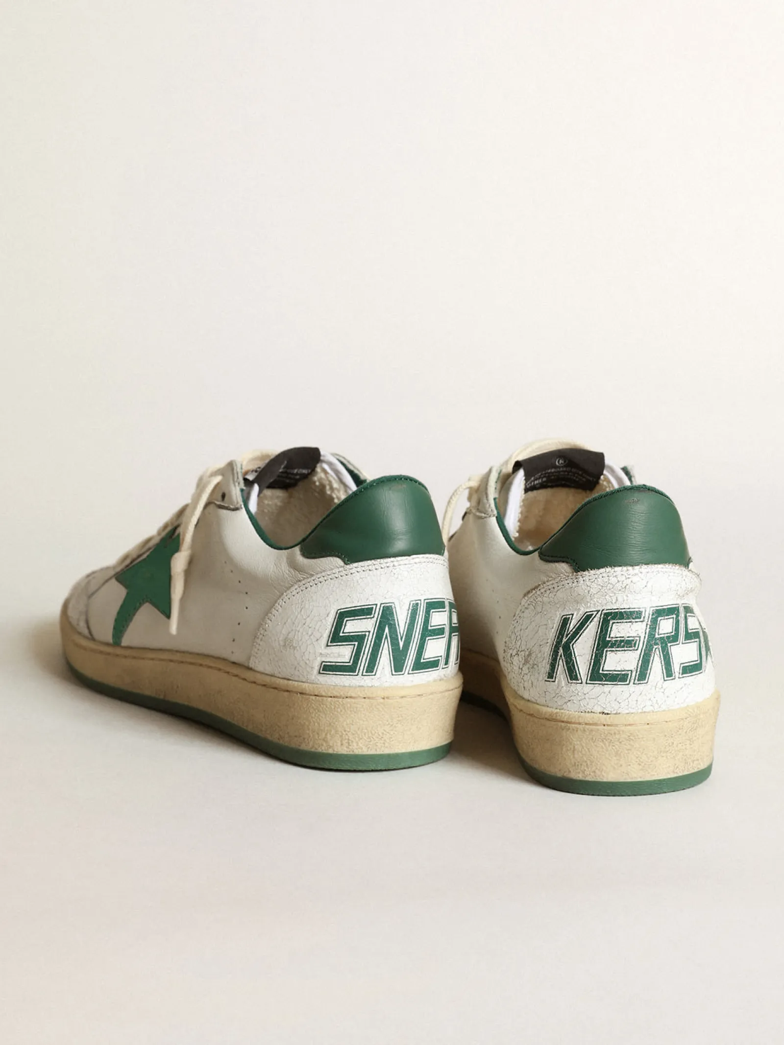 Outlet Golden Goose Ball Star masculino de napa branca com estrela verde Cabedal de napa branca