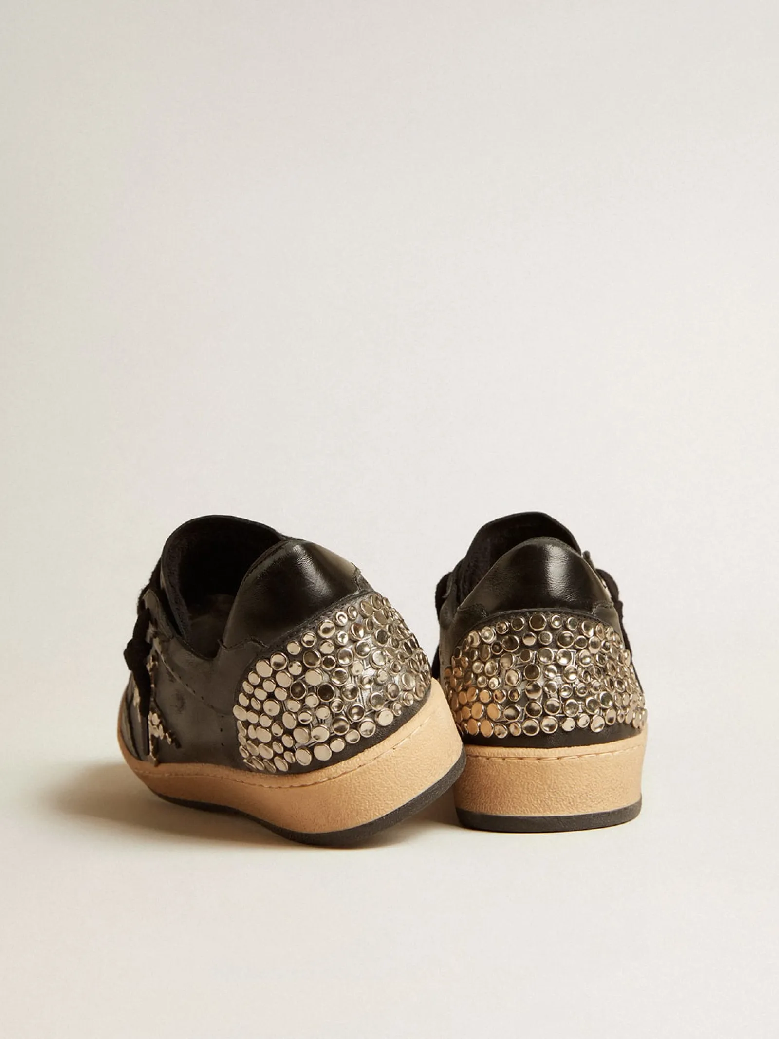 Cheap Golden Goose Ball Star Masculino LAB de napa preta com estrela de couro preto com tachas Cabedal de napa preta