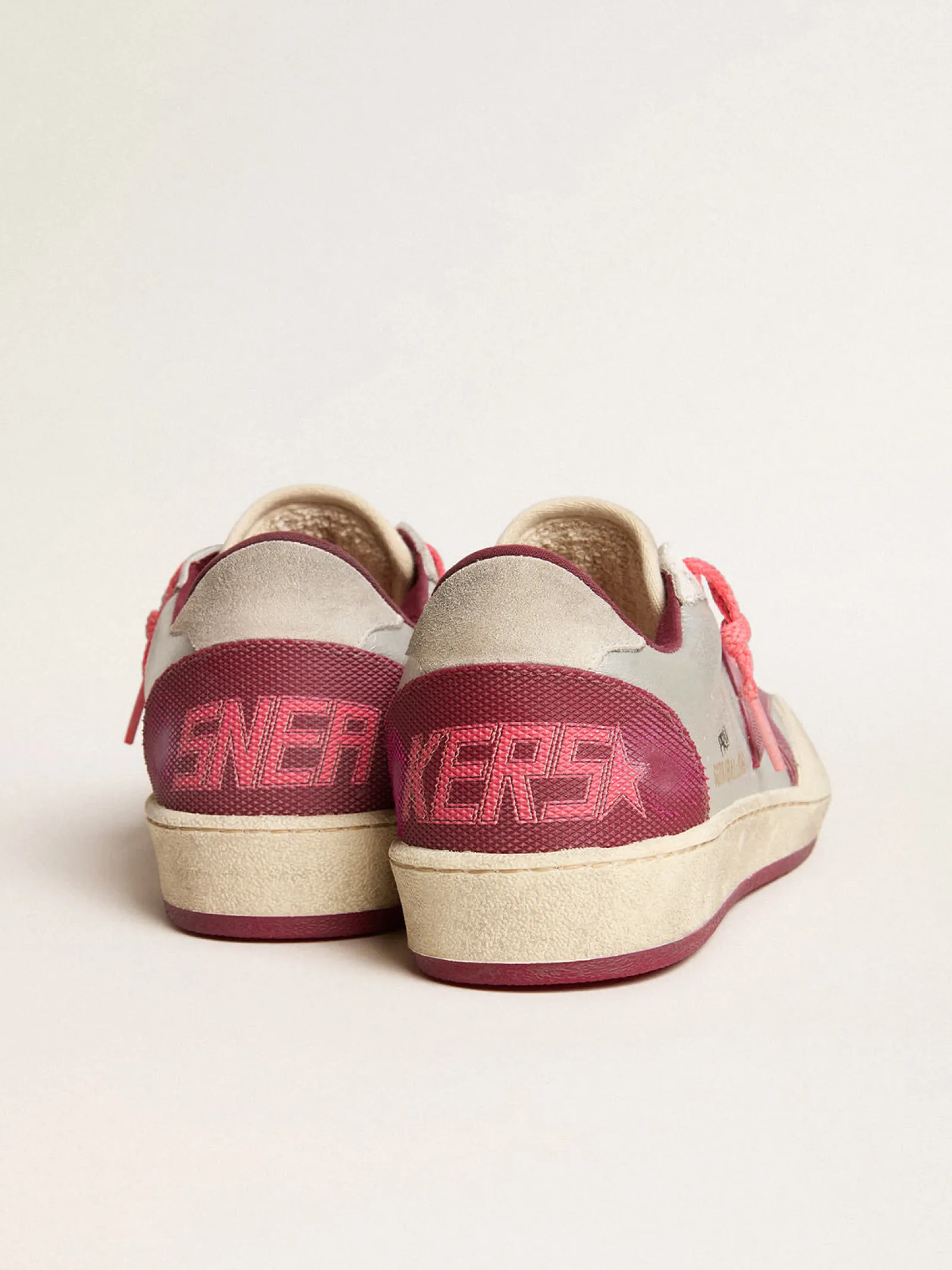 Cheap Golden Goose Ball Star Pro Masculino de couro prateado craquelado com estrela bordô Cor: prateado com efeito craquelado