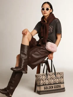 Shop Golden Goose Bolsa Mini Star feminina de shearling rosa com estrela de suede Cor: rosa
