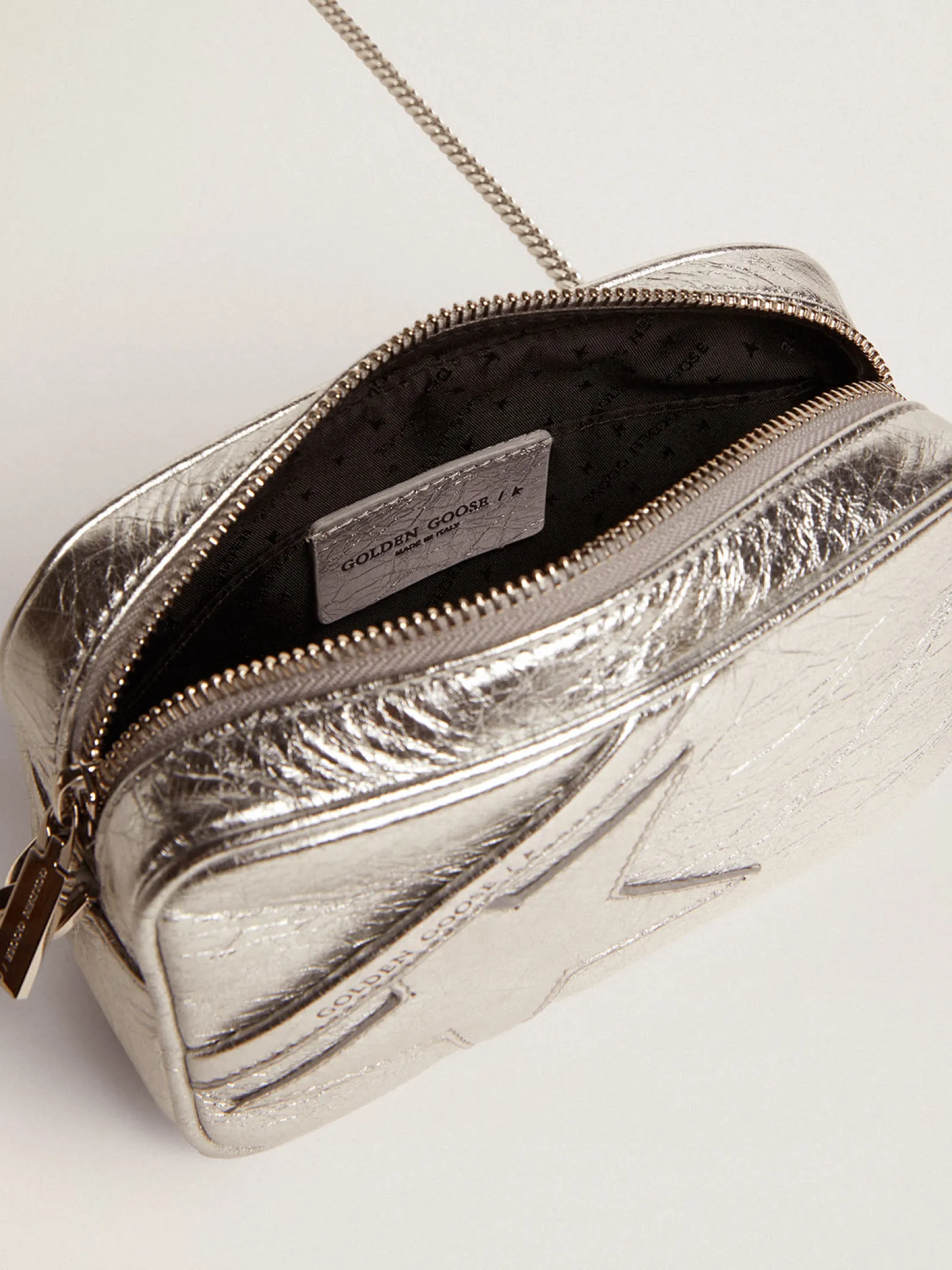 Fashion Golden Goose Bolsa Mini Star feminina de couro metálico prateado com estrela tom sobre tom Cor: prateada