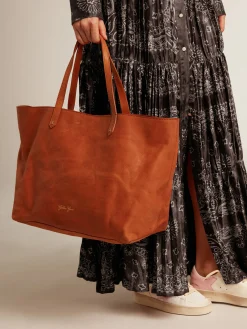 Cheap Golden Goose Bolsa Pasadena de couro marrom brilhante com logo dourado na frente Cor: marrom