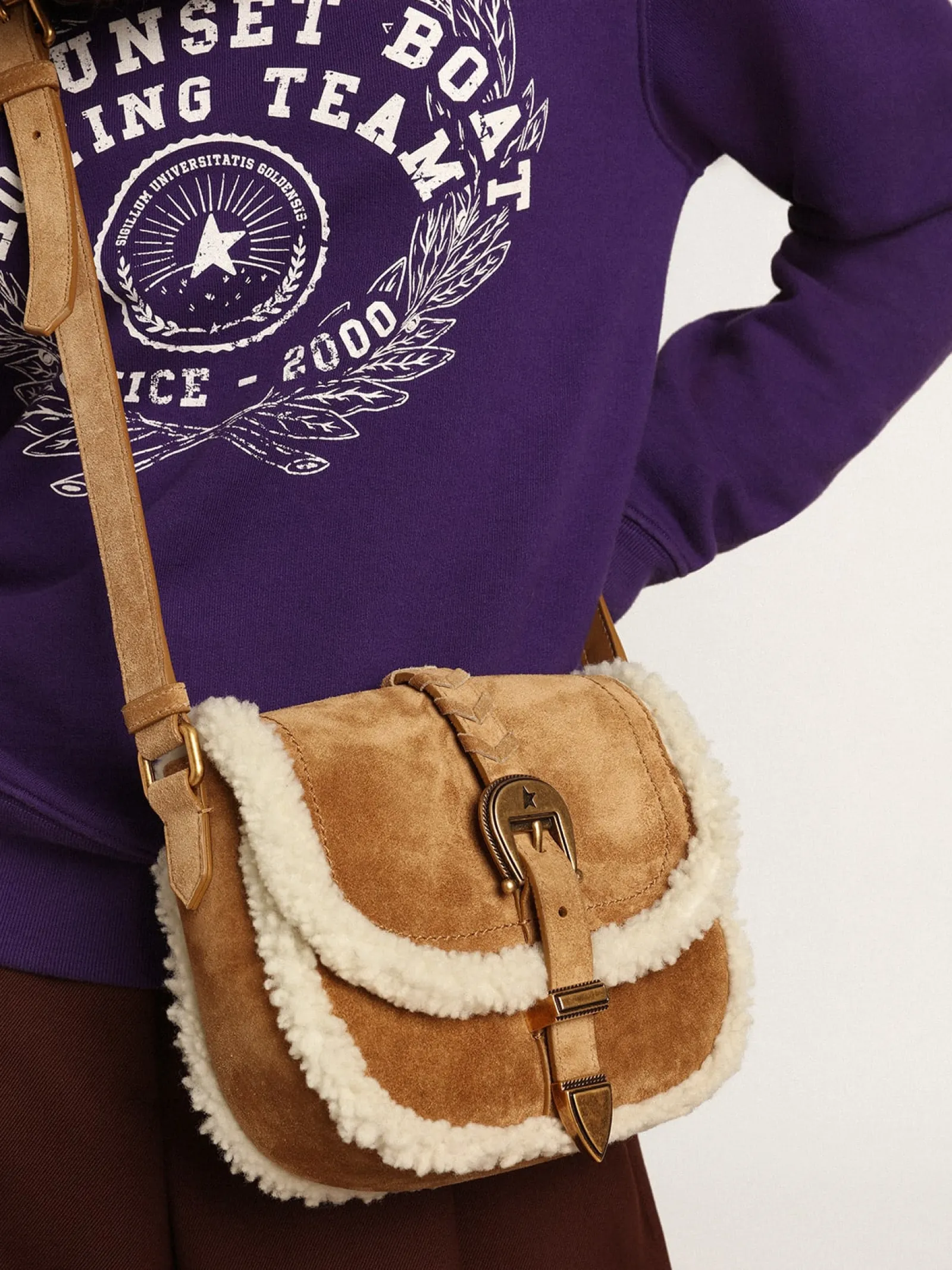 Flash Sale Golden Goose Bolsa Rodeo feminina de suede com detalhes de shearling Cor: marrom