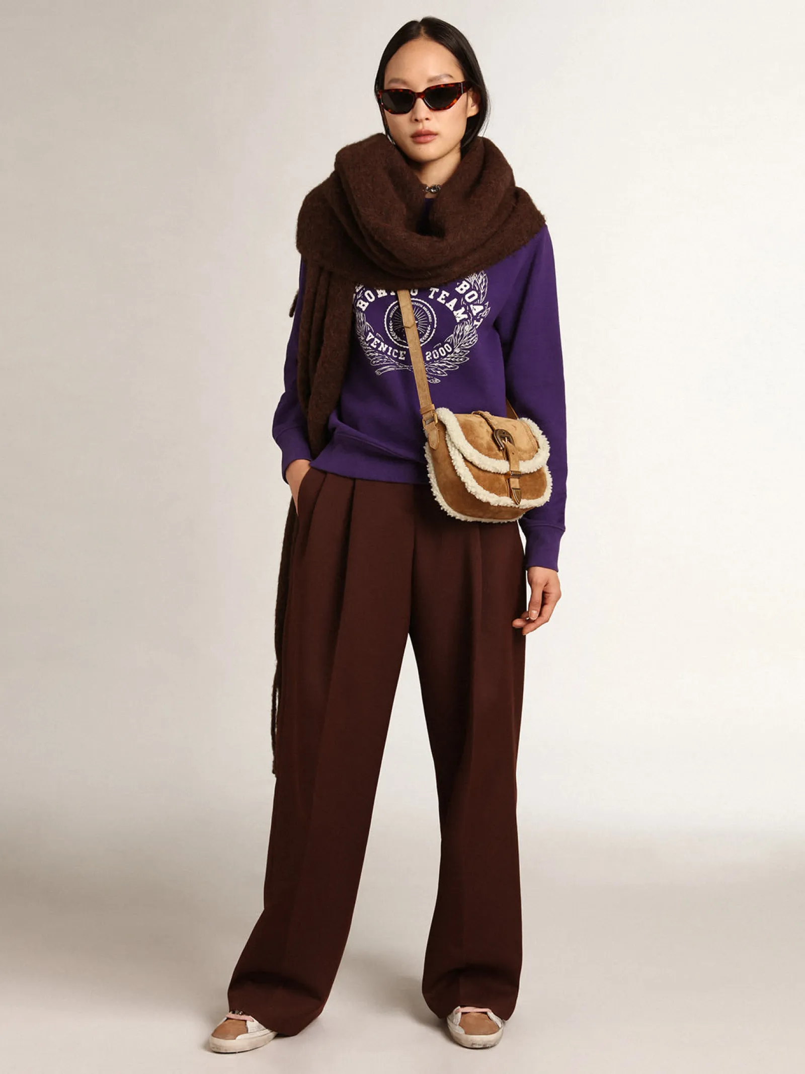Flash Sale Golden Goose Bolsa Rodeo feminina de suede com detalhes de shearling Cor: marrom