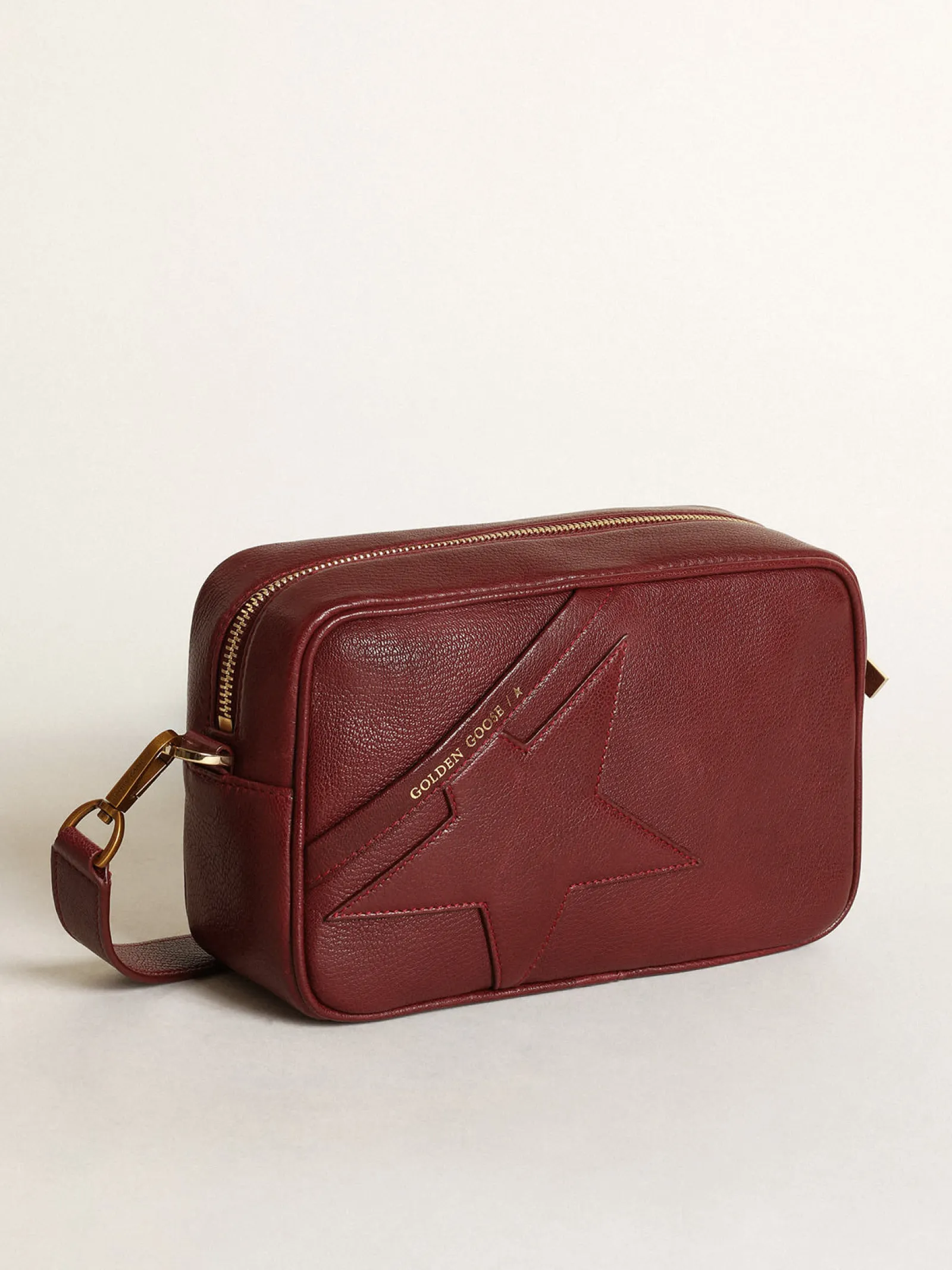 Cheap Golden Goose Bolsa Star feminina de couro bordô com estrela tom sobre tom Cor: bordô