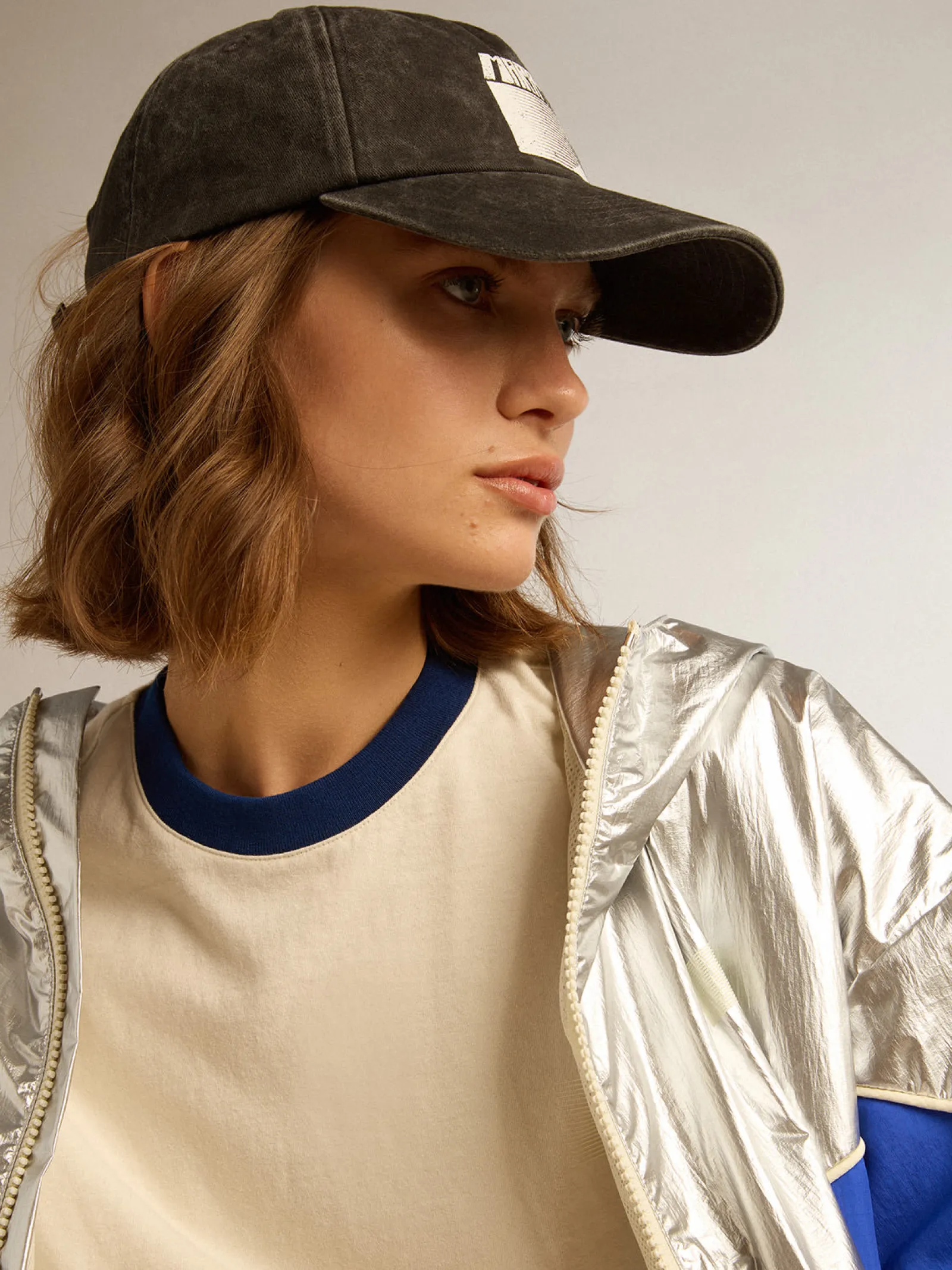 Outlet Golden Goose Boné cinza antracite com logo Marathon na frente Cor: cinza antracite