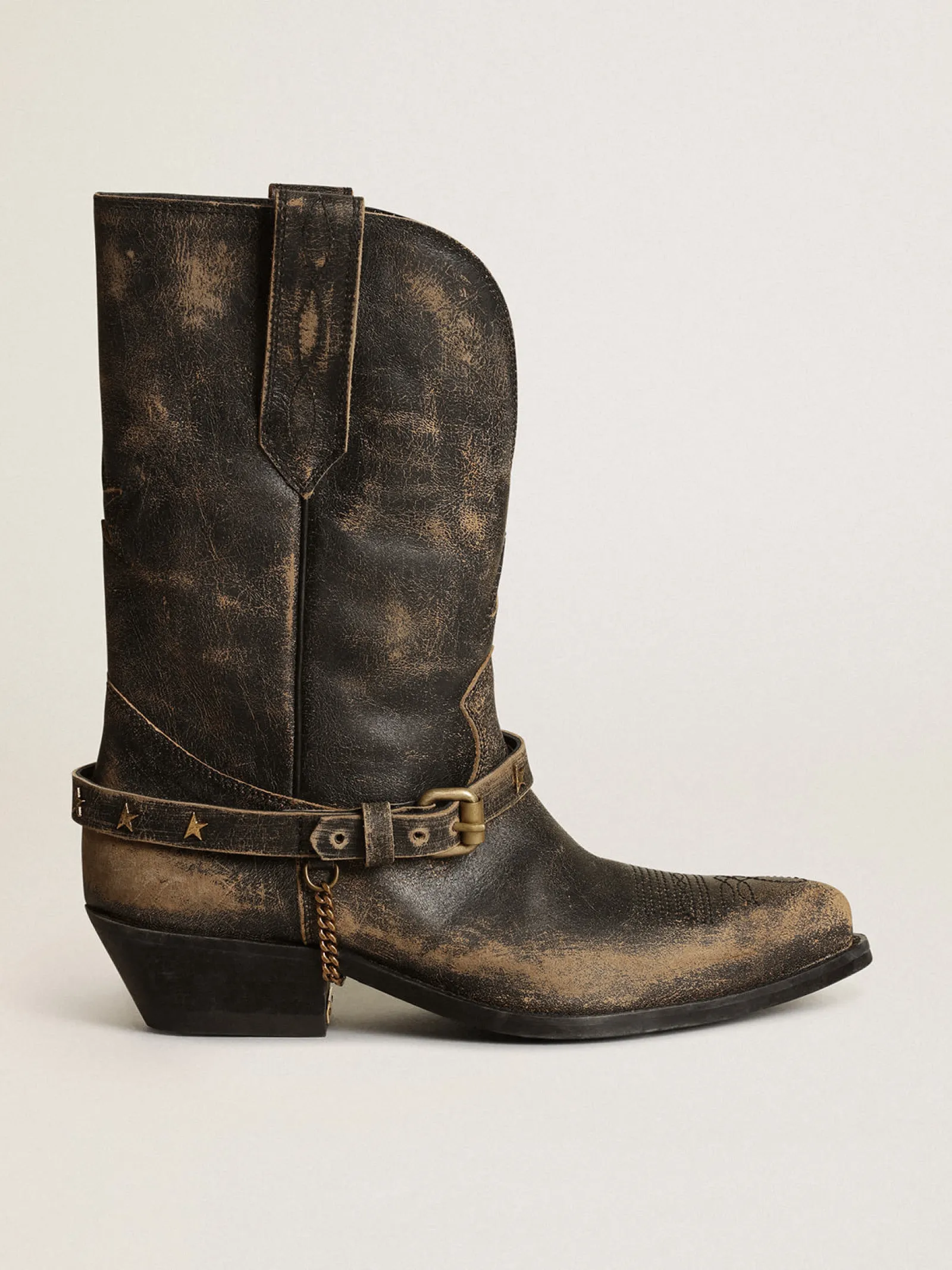 Cheap Golden Goose Bota de cano baixo feminina de couro preto brilhante com corrente Cor: preto e bege com efeito desgastado