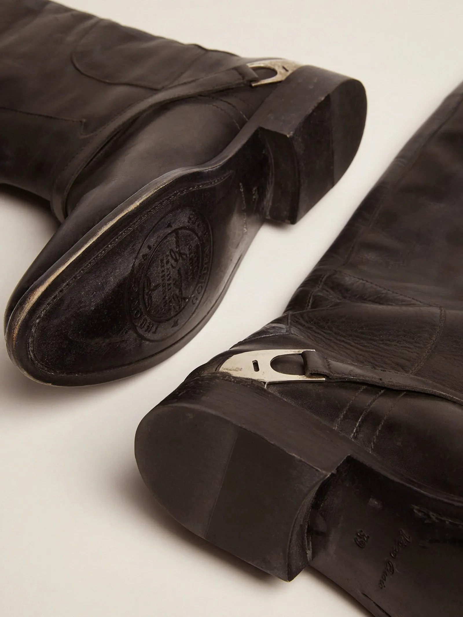 Clearance Golden Goose Bota feminina de couro preto com braçadeira no salto Cor: preto