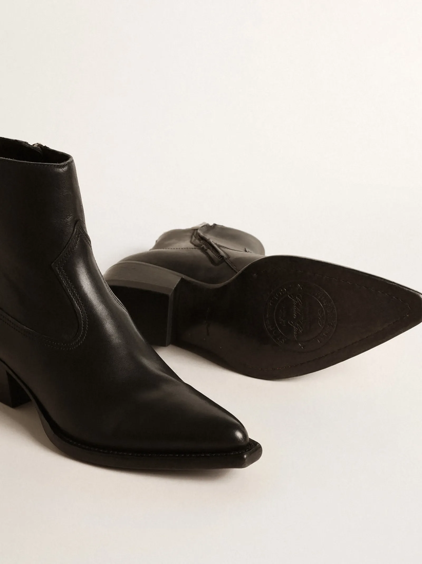 Cheap Golden Goose Botas Debbie femininas de couro preto Cor: preto