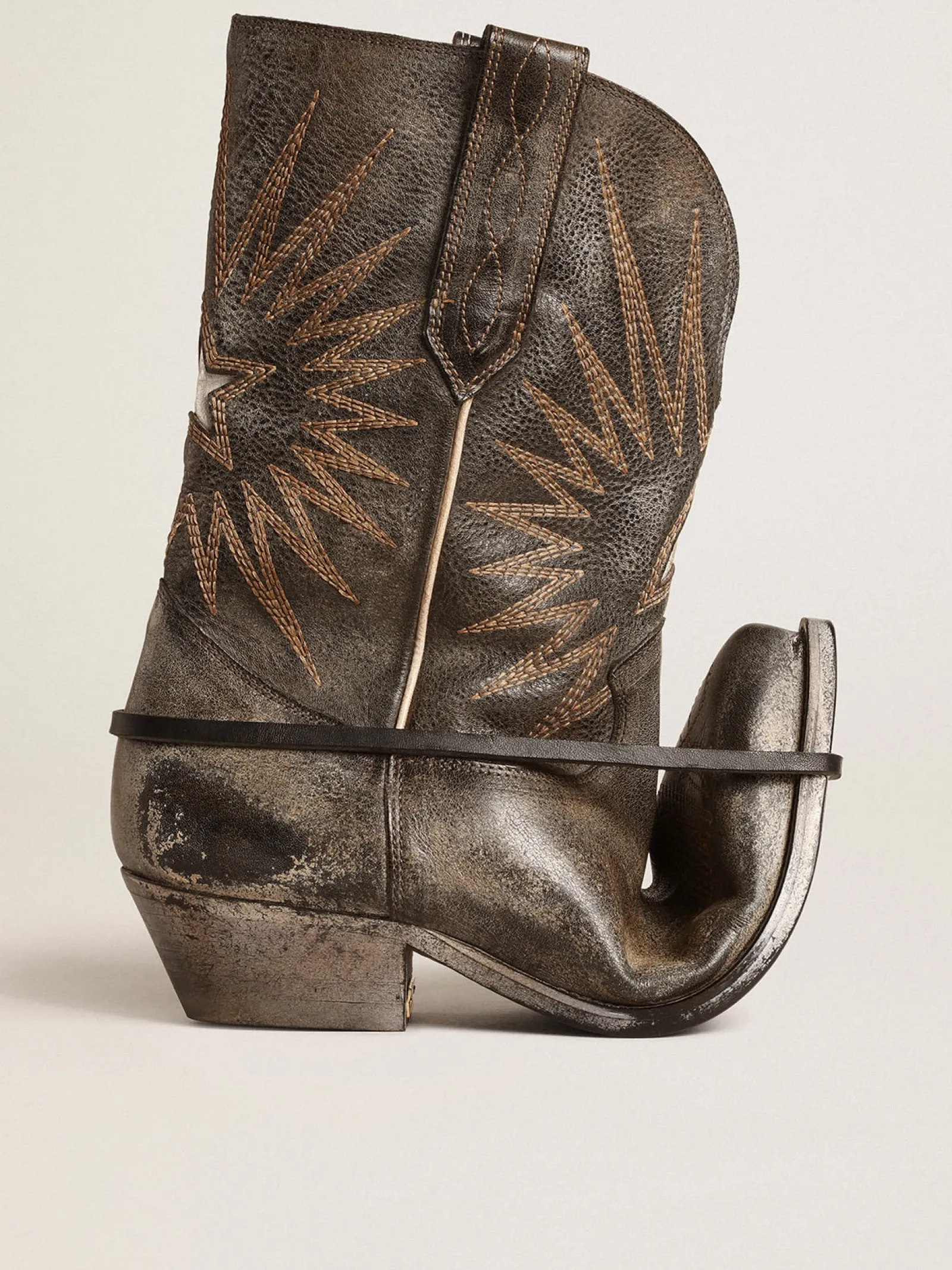 Store Golden Goose Botas Wish Star masculinas cano baixo de couro preto com estrela prateada Cor: preto