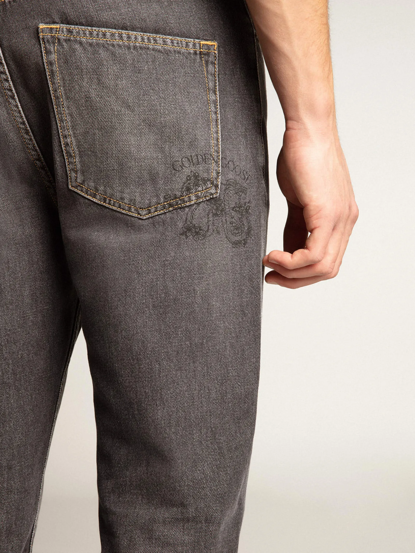 Hot Golden Goose Calça jeans preta masculina com bolso impresso Cor: preto