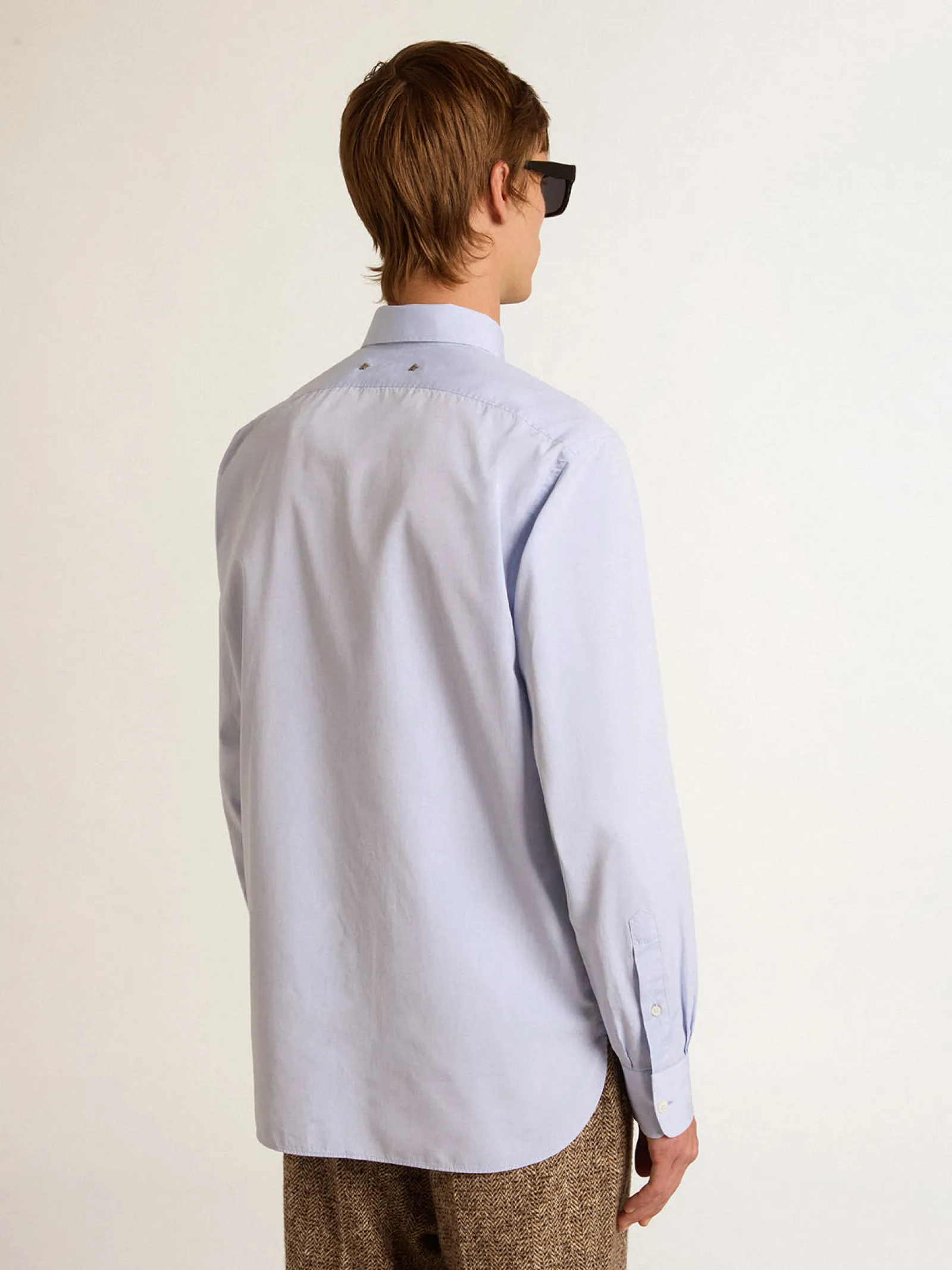 Best Sale Golden Goose Camisa azul bebê de algodão com bordado no bolso Coleção Journey