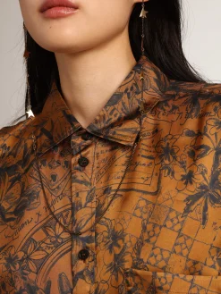 Discount Golden Goose Camisa boyfriend feminina marrom dourado com estampa caderno de viagem Cor: marrom dourado