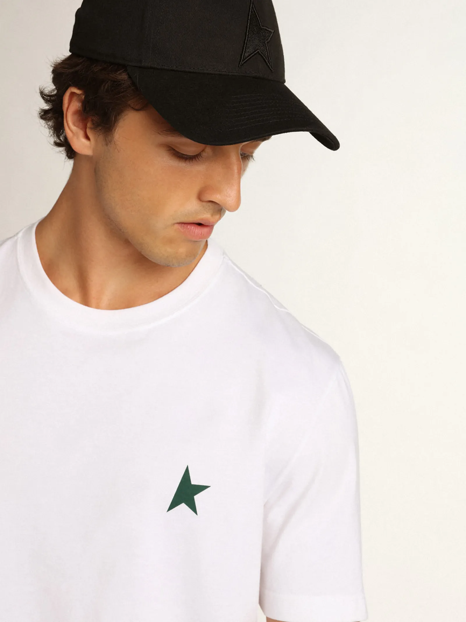 Clearance Golden Goose Camiseta branca Coleção Star com estrela verde em contraste na frente Cor: branco óptico