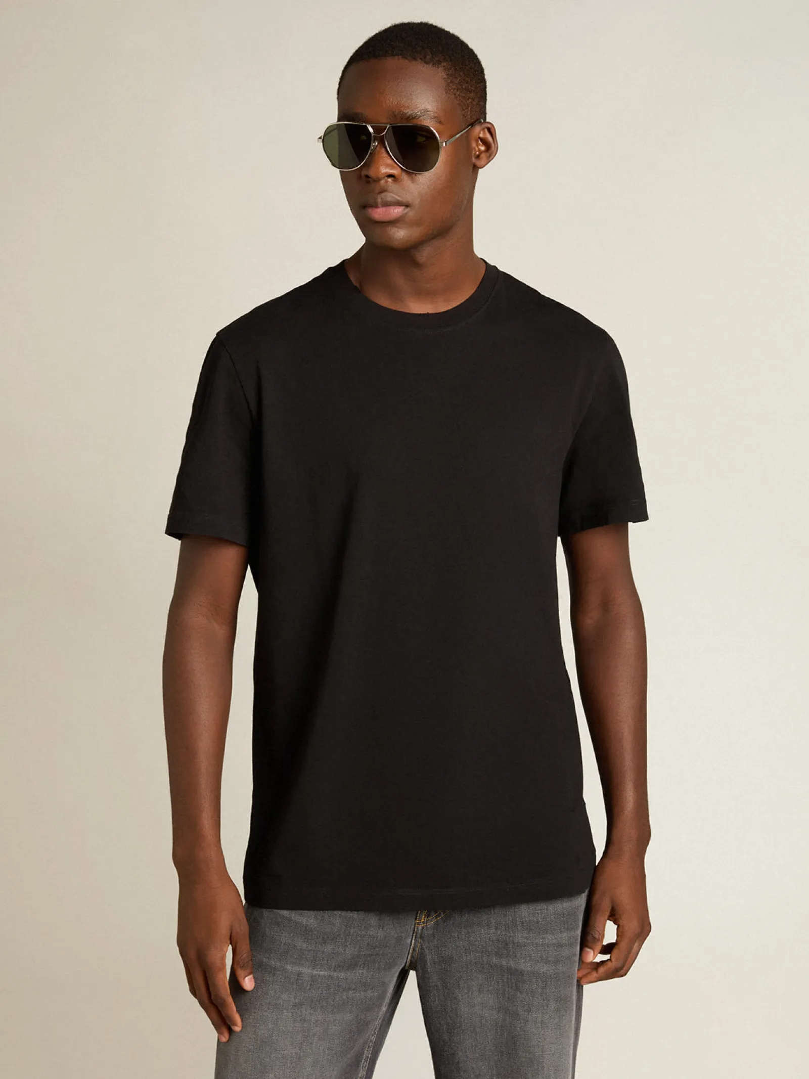 Clearance Golden Goose Camiseta Coleção Golden preto vintage com tratamento desgastado Cor: preto vintage