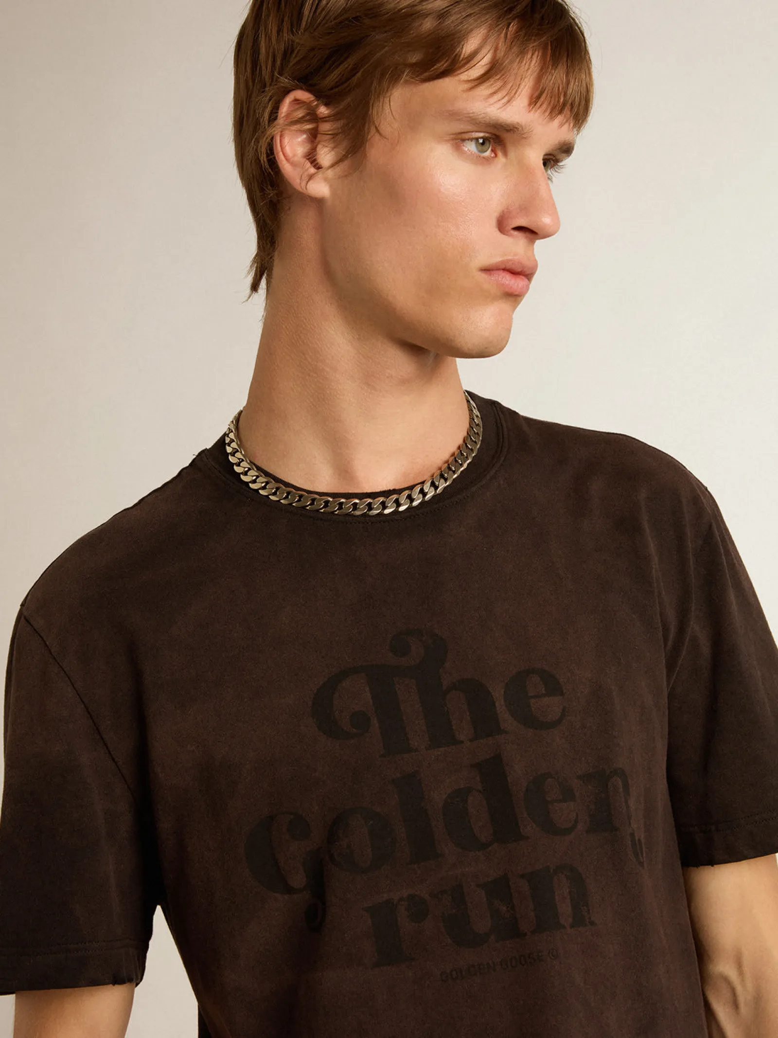 Sale Golden Goose Camiseta de algodão antracite com escrita na frente Coleção Journey