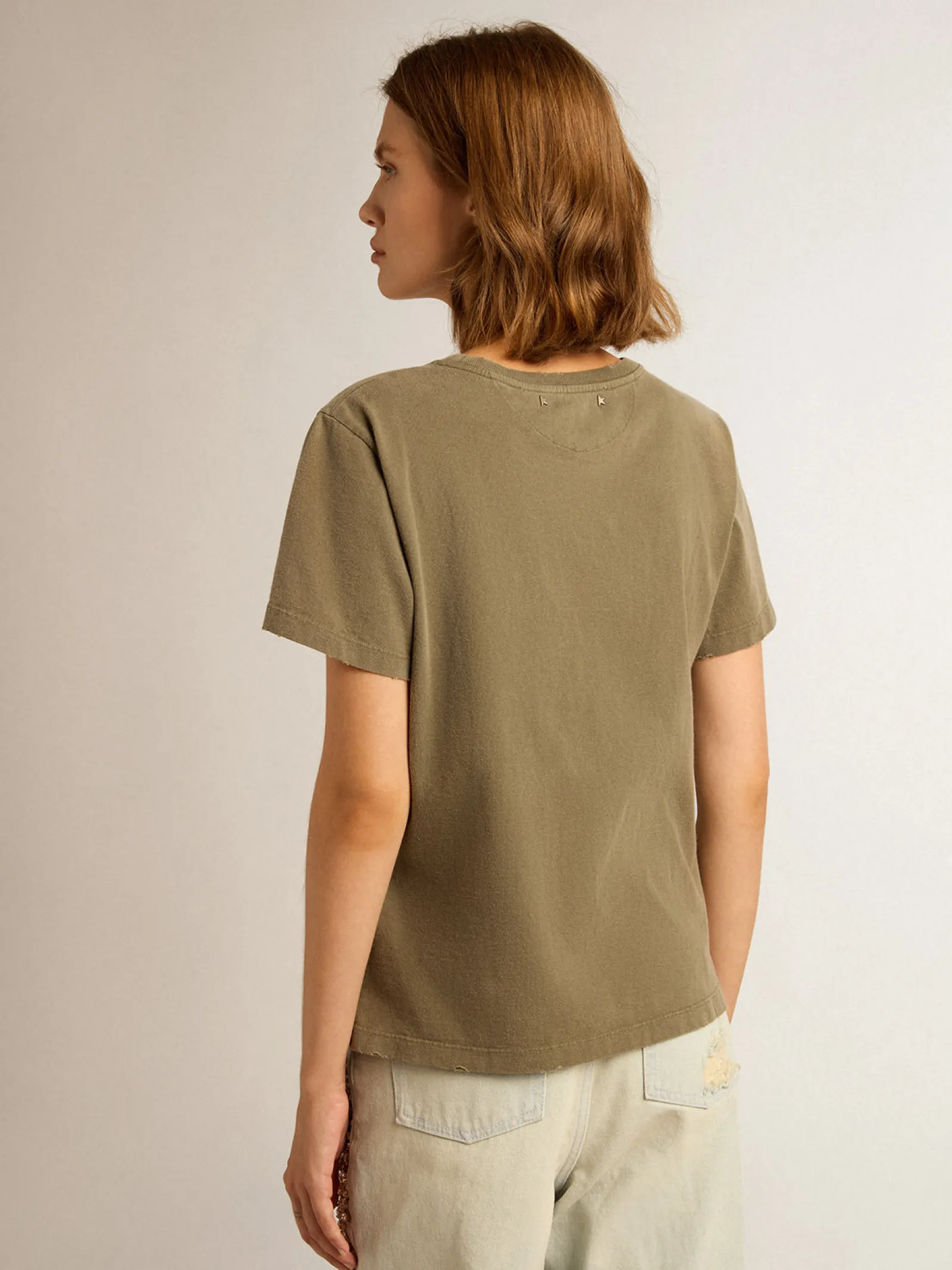 New Golden Goose Camiseta feminina verde-oliva com inscrição Golden Golden Collection
