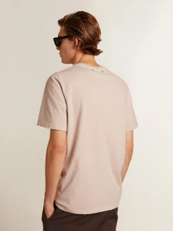 Store Golden Goose Camiseta masculina rosa pálido com escrita no centro Cor: rosa pálido