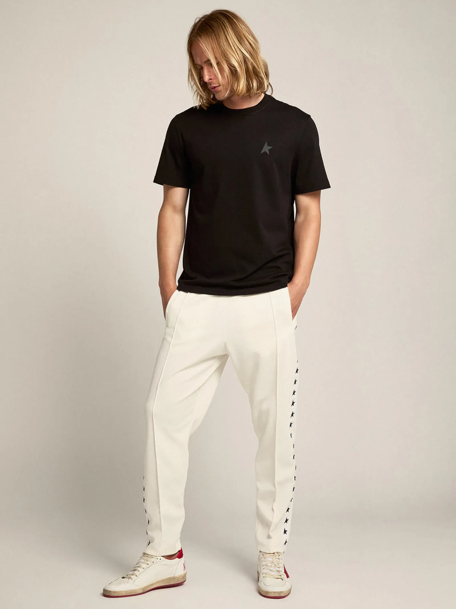 Discount Golden Goose Camiseta preta Coleção Star com estrela tom sobre tom na frente Cor: preto