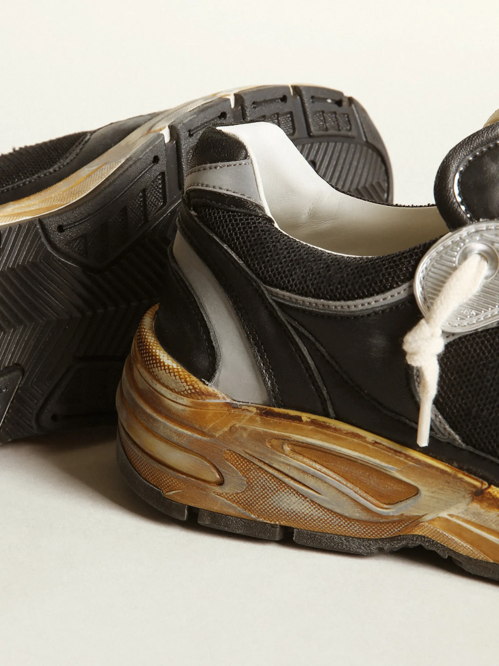 Flash Sale Golden Goose Dad-Star feminino de tela e napa pretas com estrela cor gelo Cabedal de tela e napa pretas