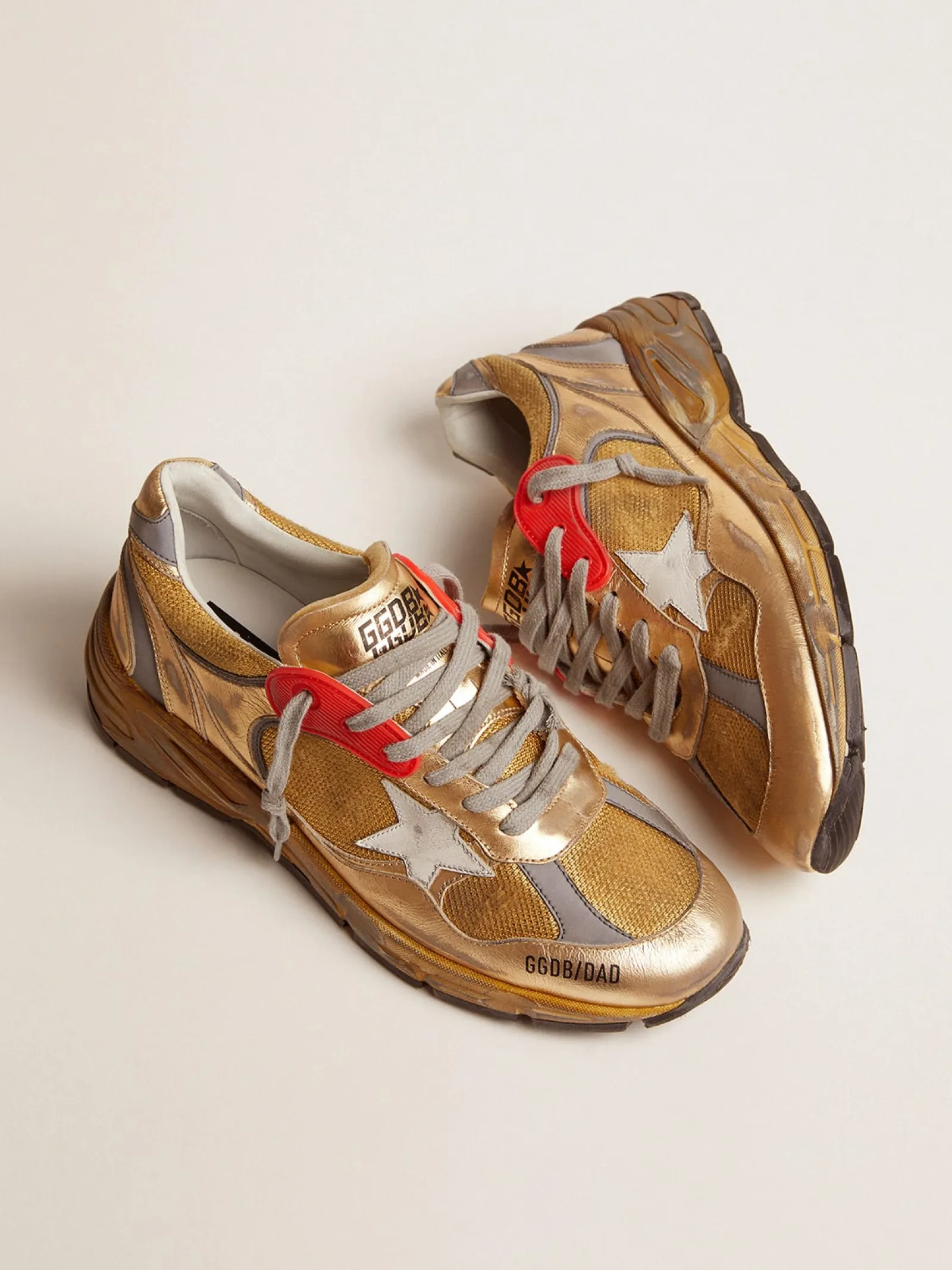 Clearance Golden Goose Dad-Star masculino dourado com acabamento desgastado Cor: ouro
