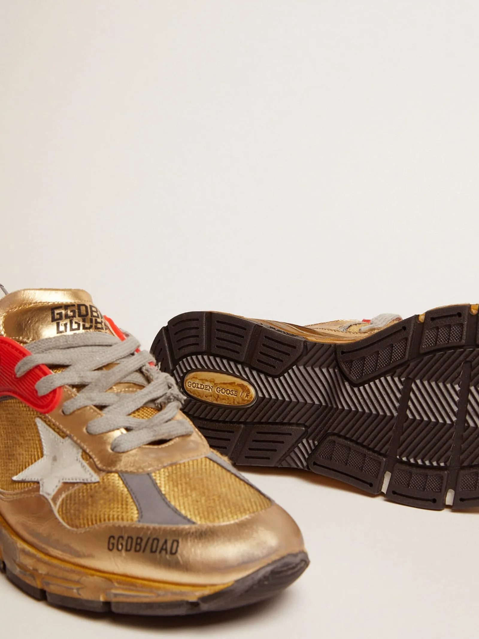 Clearance Golden Goose Dad-Star masculino dourado com acabamento desgastado Cor: ouro