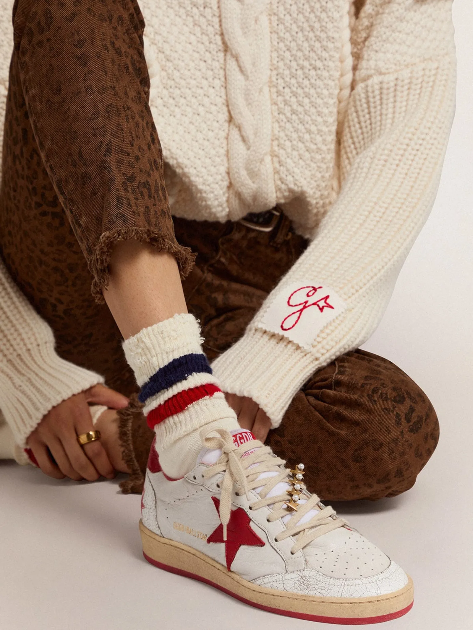 Cheap Golden Goose Fecho de cadarço cor ouro velho com pérolas Família: Heritage