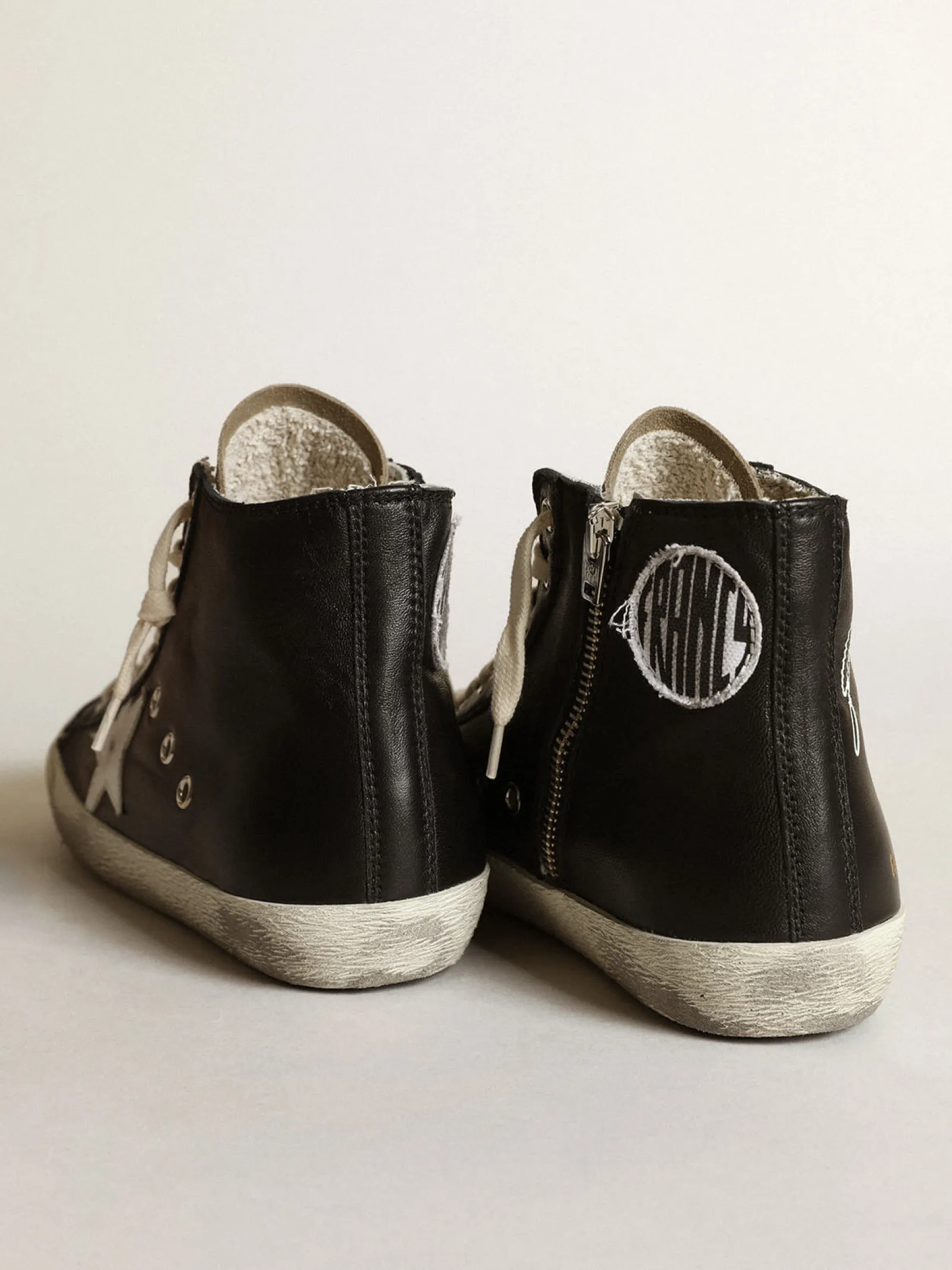 Best Sale Golden Goose Francis feminino de napa preta com estrela de couro branco Cabedal de napa preta