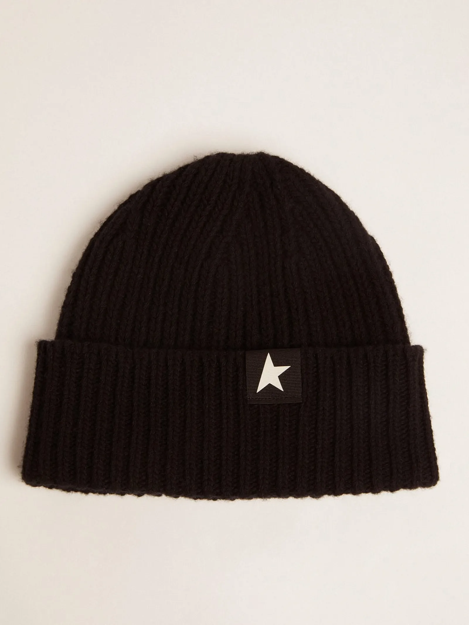 Store Golden Goose Gorro de lã preta com estrela branca Cor: preto