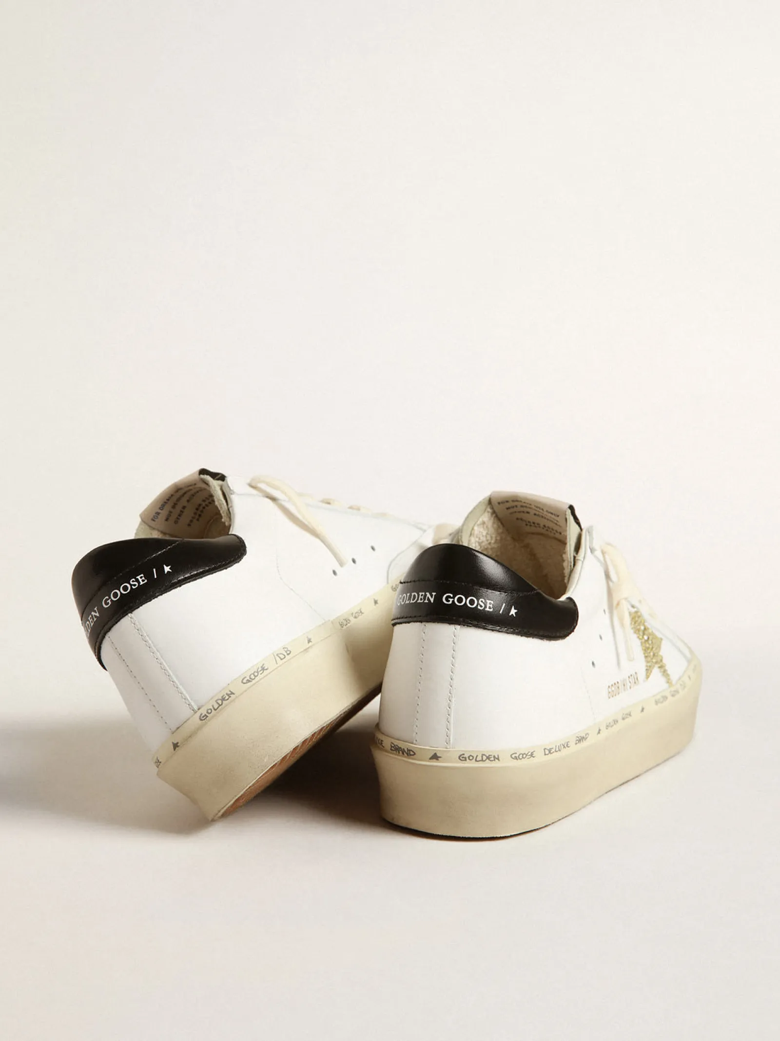 Best Sale Golden Goose Hi Star com estrela de cristais Swarovski e talão preto Cor: branco