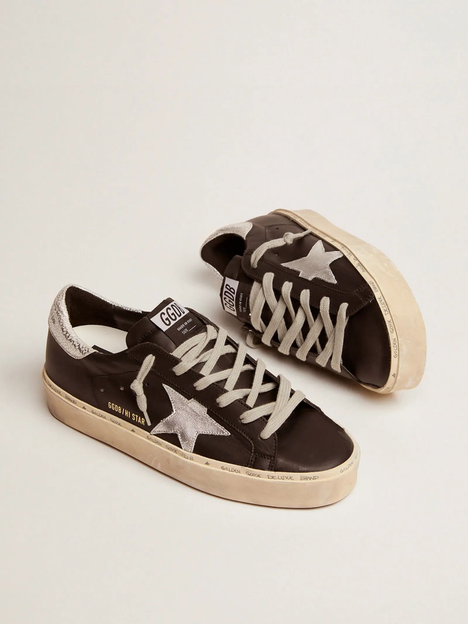 Best Golden Goose Hi Star feminino de couro preto com estrela de couro metálico prateado Cor: preto