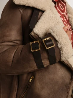 Outlet Golden Goose Jaqueta feminina de couro com gola de shearling Cor: creme com veias cinza de efeito nublado