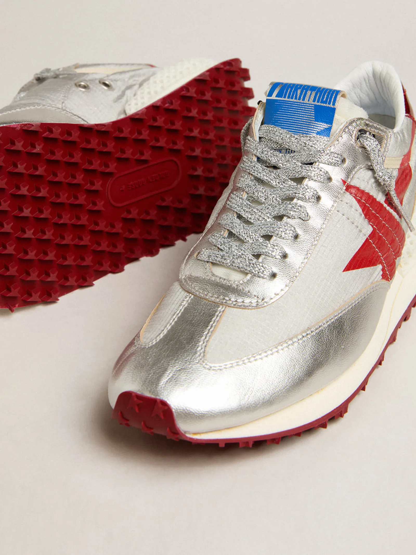 Best Sale Golden Goose Marathon Masculino Exclusivo HAUS of Dreamers com cabedal de glitter prateado Exclusividade HAUS of Dreamers