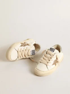 New Golden Goose May Young com estrela de glitter dourado e talão de couro metálico Cor: branco