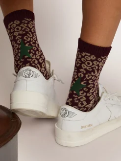 Hot Golden Goose Meias com estampa animal print com fundo amora e detalhes verde militar Material principal: algodão 61%, poliamida 38%, 1% elastano