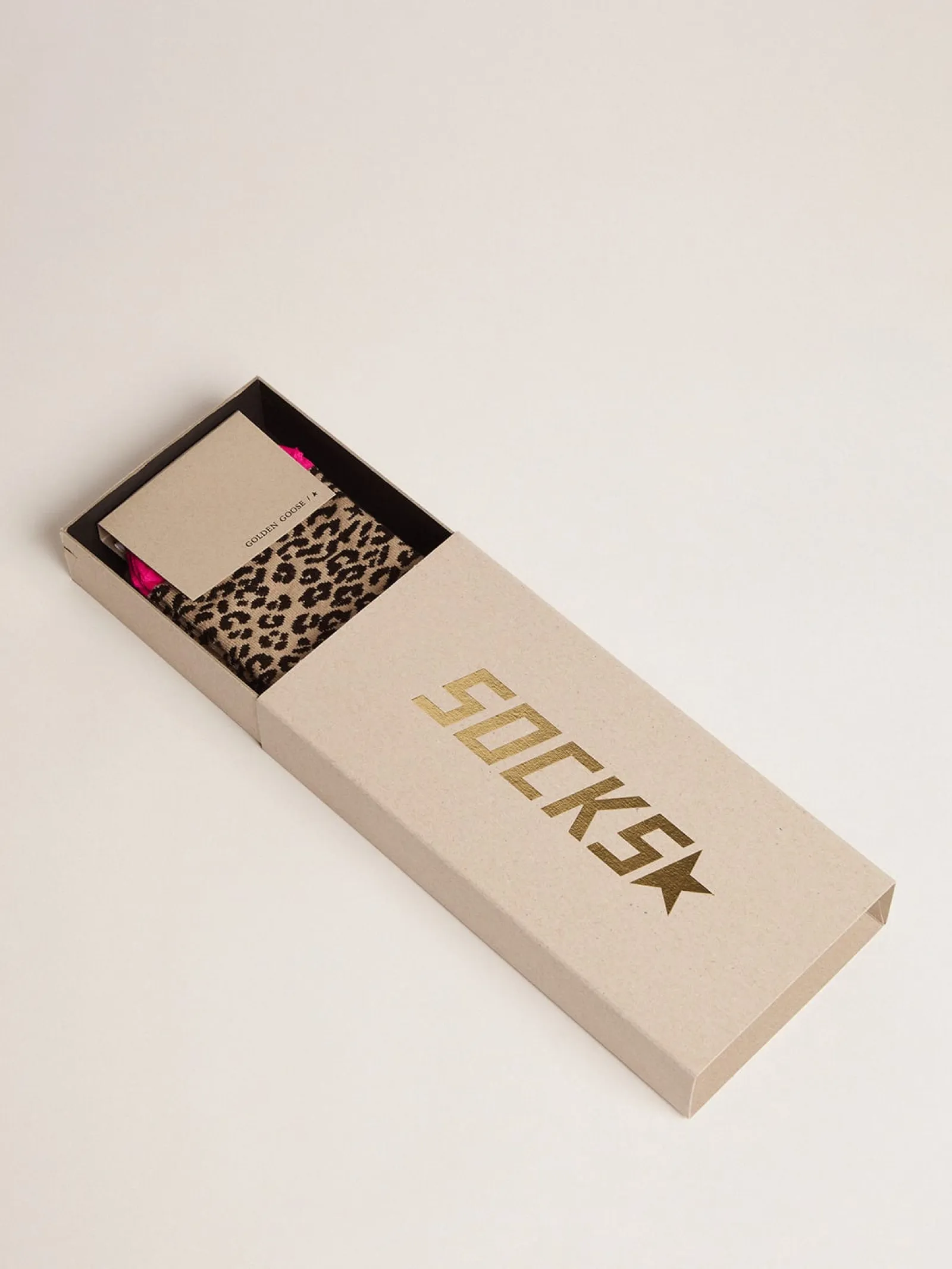 Store Golden Goose Meias com estampa animal print e fundo areia com detalhes fúcsia Material principal: algodão 61%, poliamida 38%, 1% elastano