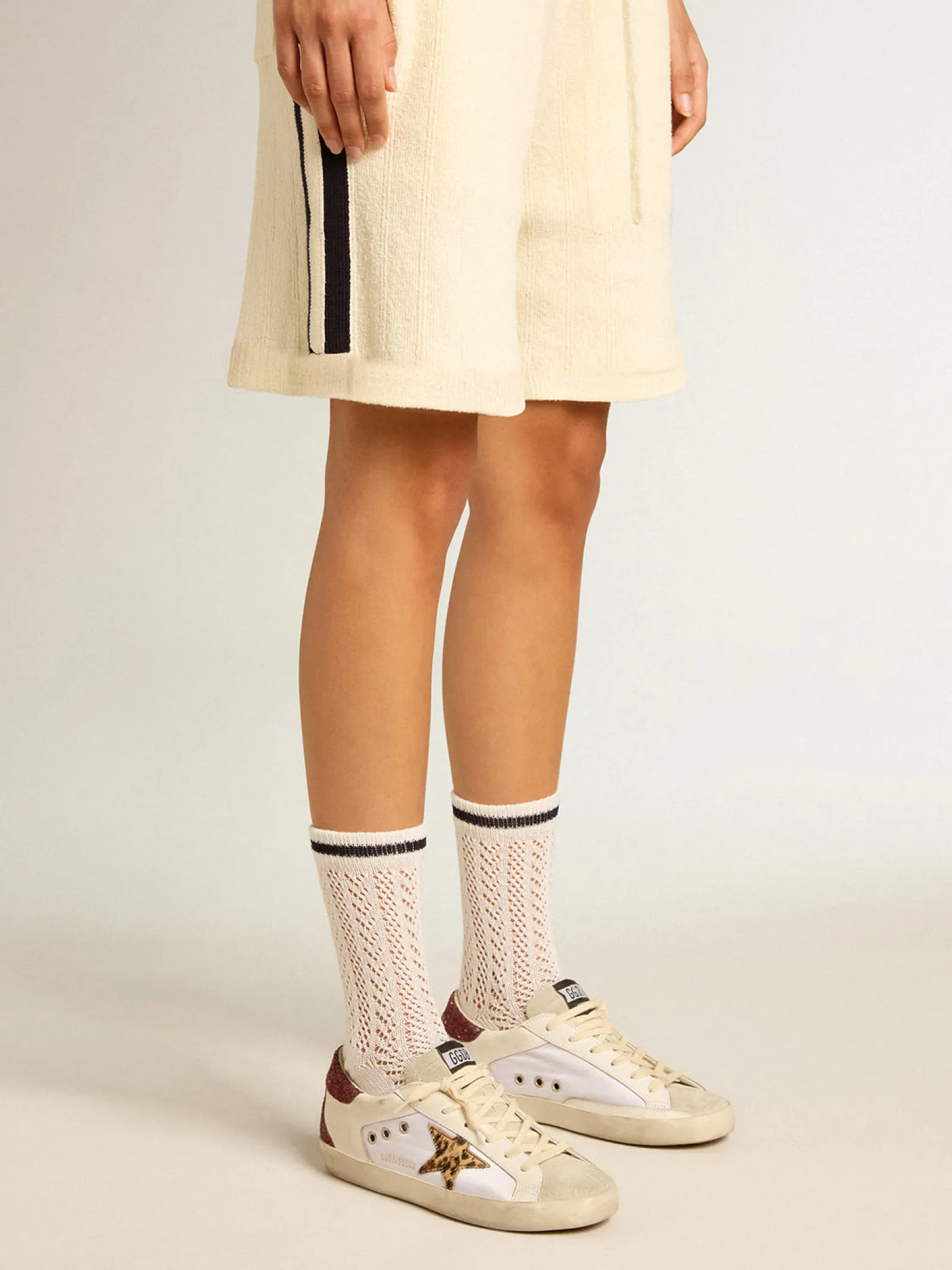 Store Golden Goose Meias compridas branco vintage caneladas com listra preta Estilo vintage