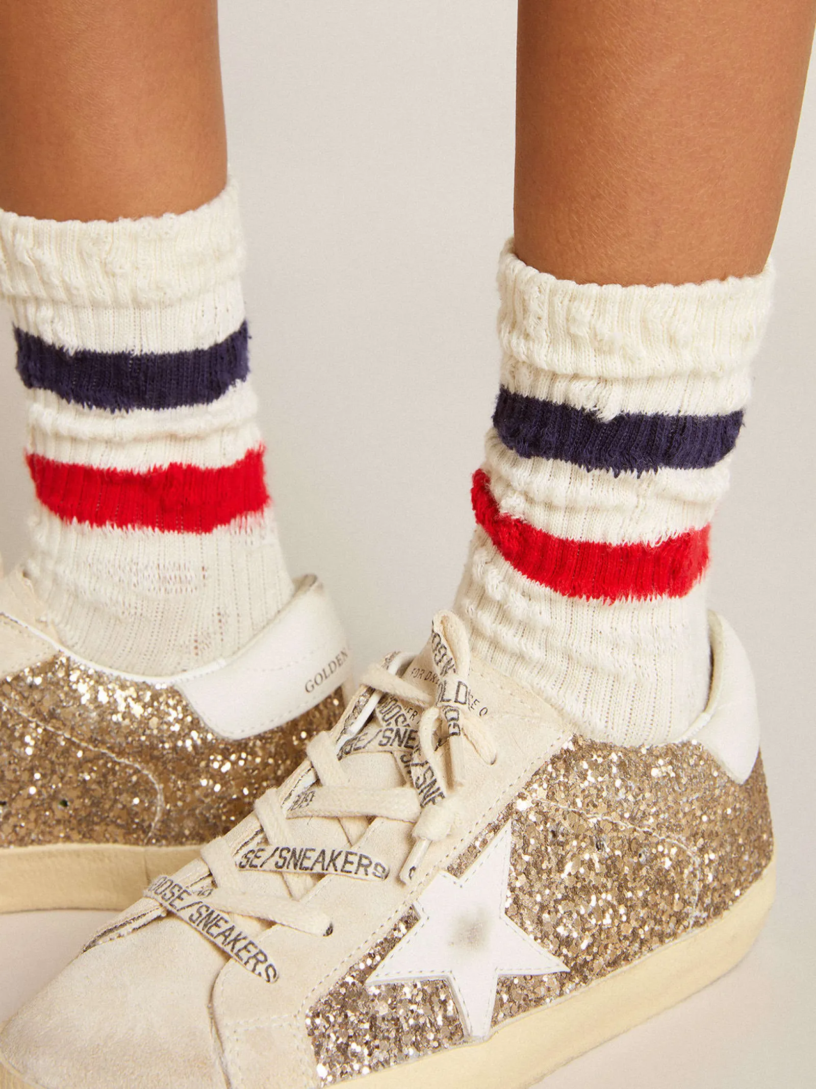 Fashion Golden Goose Meias de algodão branco com listras vermelho e azul-marinho Cor: branco