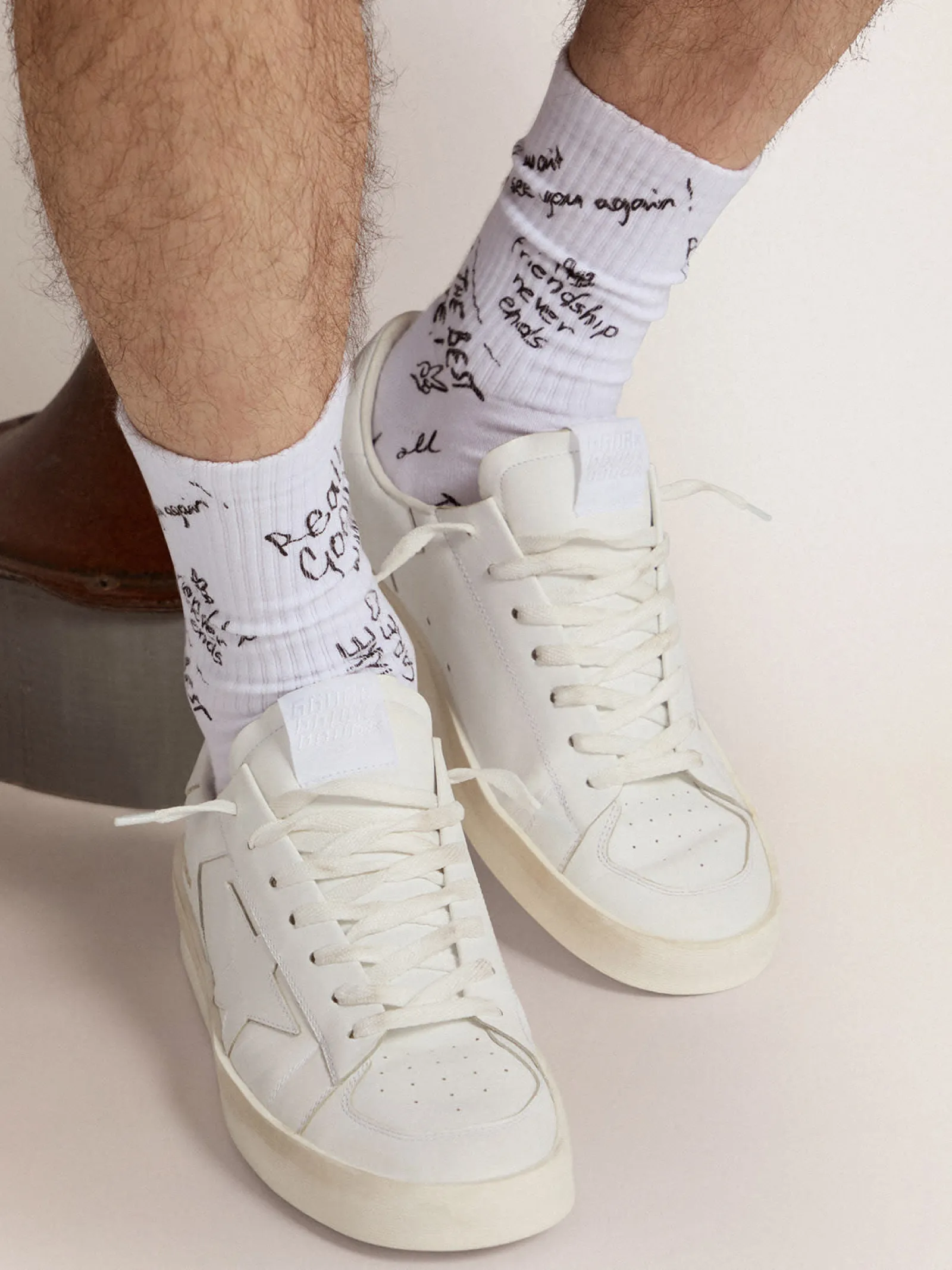 Fashion Golden Goose Meias na cor branco óptico com inscrição preta Material principal: algodão 74%, poliamida 25%, 1% elastano