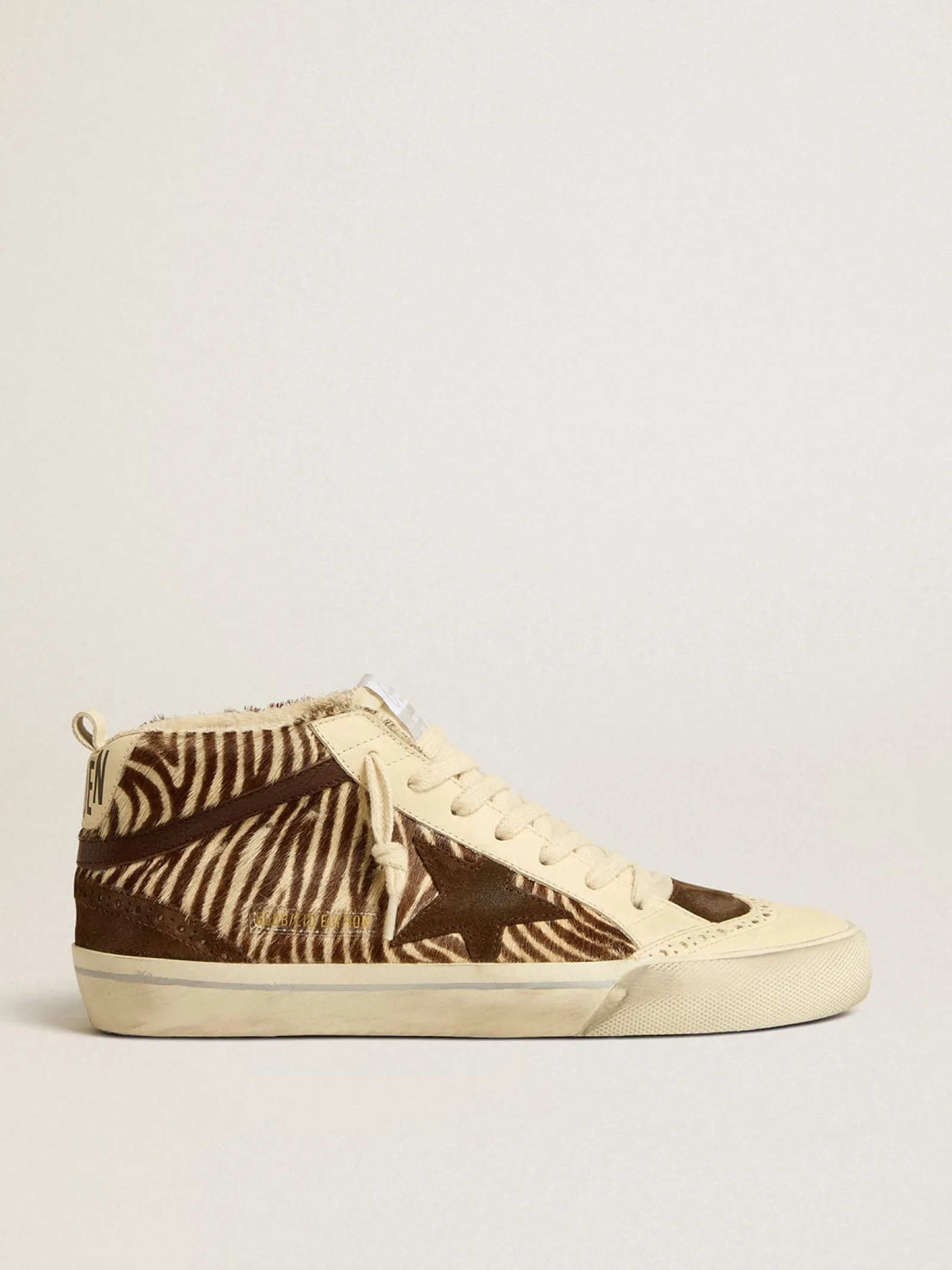 Best Golden Goose Mid Star de couro cavalinho zebrado com estrela de suede e lista marrom Cabedal de couro cavalinho com estampa de zebra nas cores creme e marrom