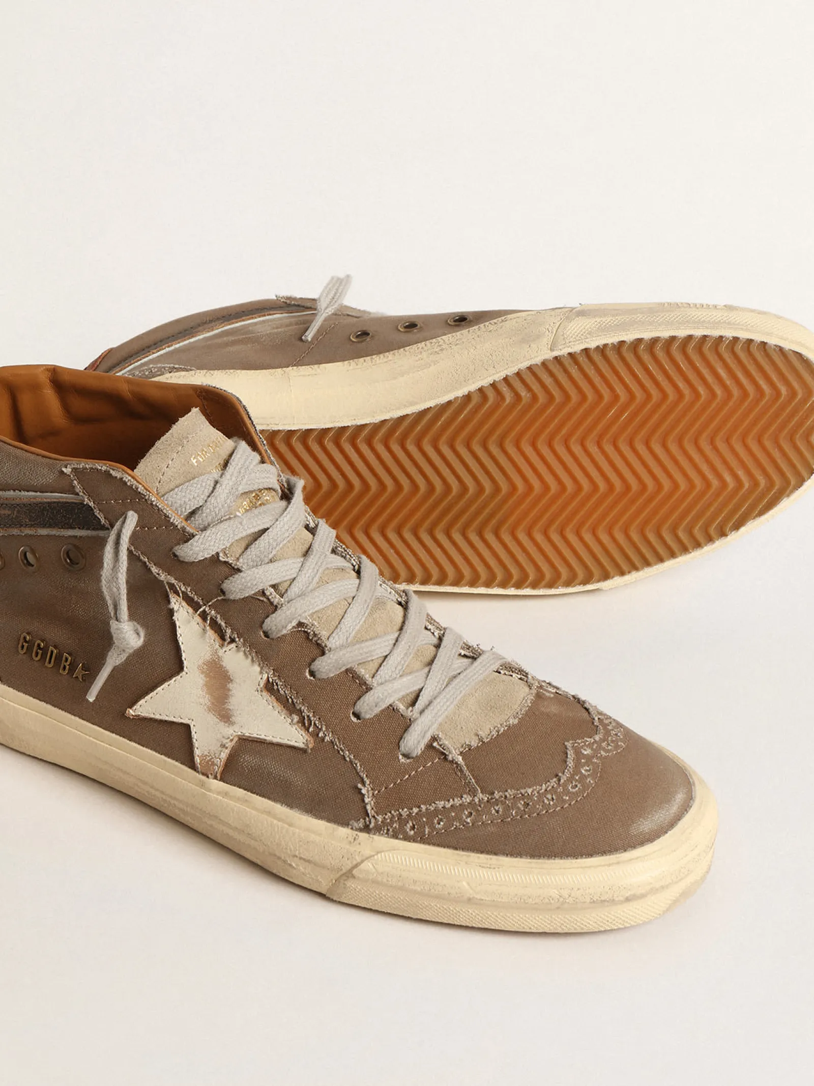 Online Golden Goose Mid Star de lona verde com estrela de couro e lista preta Cabedal de lona verde militar