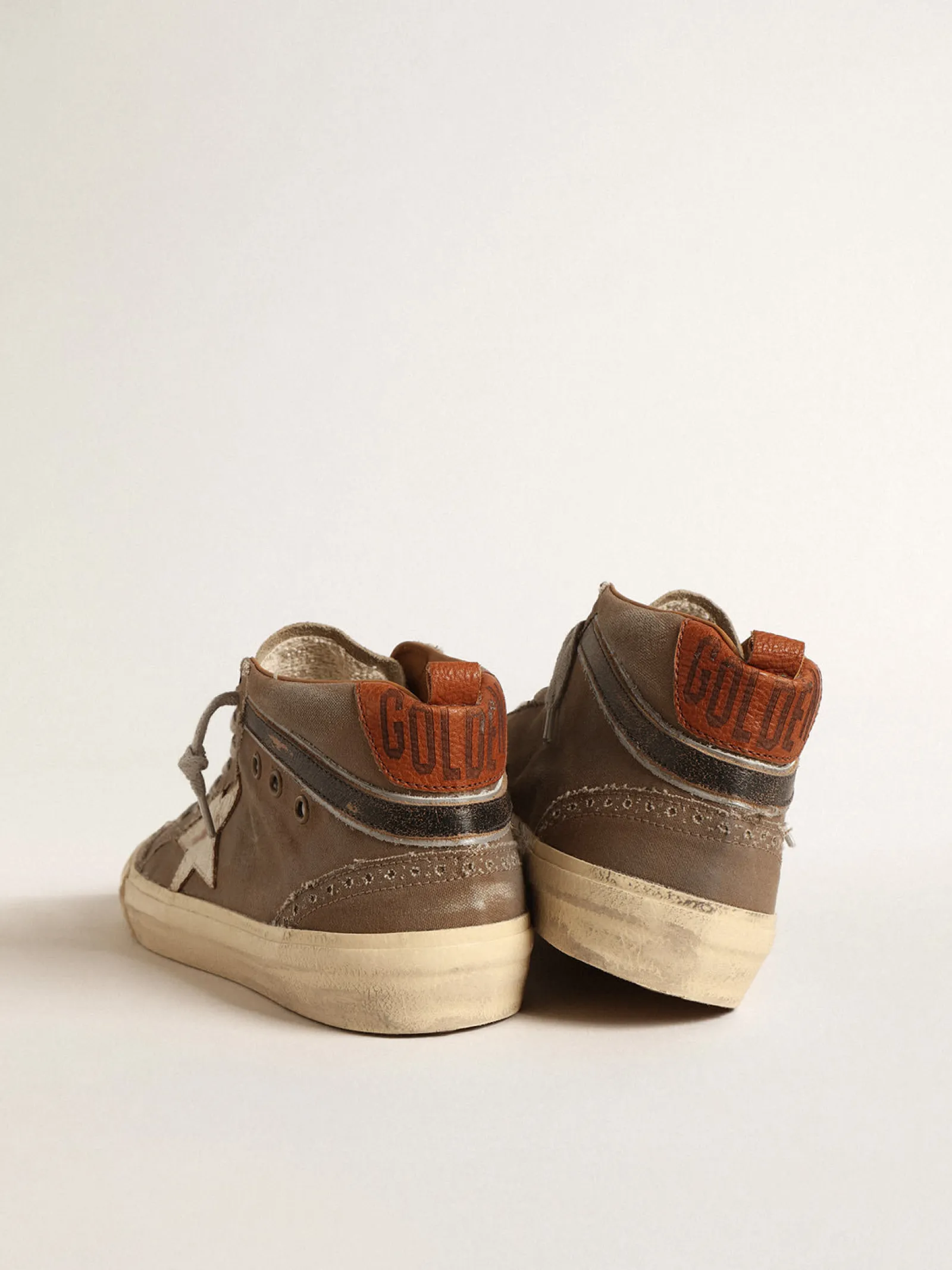 Online Golden Goose Mid Star de lona verde com estrela de couro e lista preta Cabedal de lona verde militar
