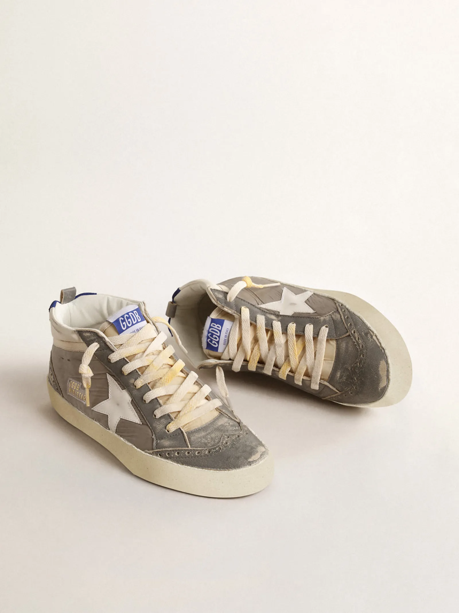 Flash Sale Golden Goose Mid Star de náilon cinza e napa com estrela de couro branco Cabedal de náilon cinza e napa branca